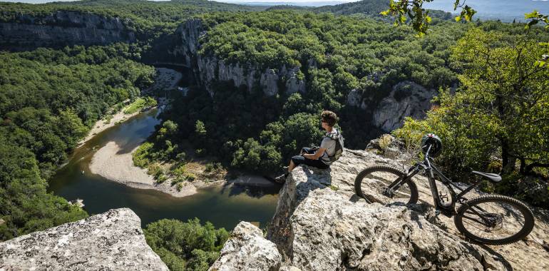 Ardeche les outlet vans